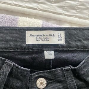 Abercrombie and Fitch 90’s ultra high rise straight curve love jeans